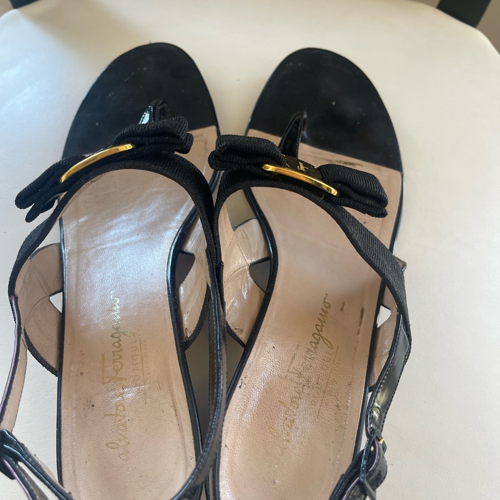 VINTAGE Salvatore Ferragamo Black Sandals - Picture 14 of 15